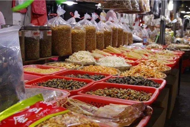 超值周末游 僅89元打卡黑沙灣與臺山白沙海味干貨批發街